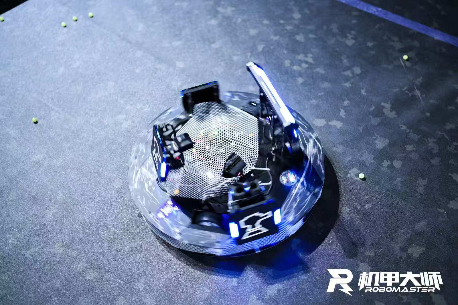 7号 哨兵机器人（备用）赛场风采 1