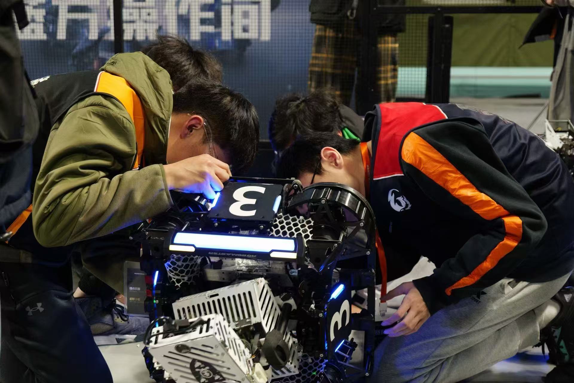 3号 步兵机器人赛场风采 2